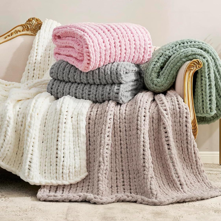 Soft Chunky Knit Thick Chenille Yarn Throw Without Shedding & Raveling, Aesthetic & Cozy Home Decor with Couch Sofa Bed